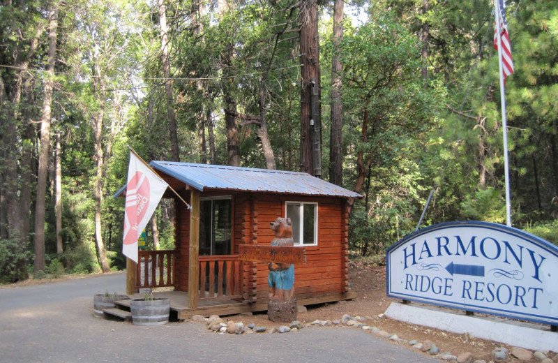 Exterior view of Harmony Ridge Resort.