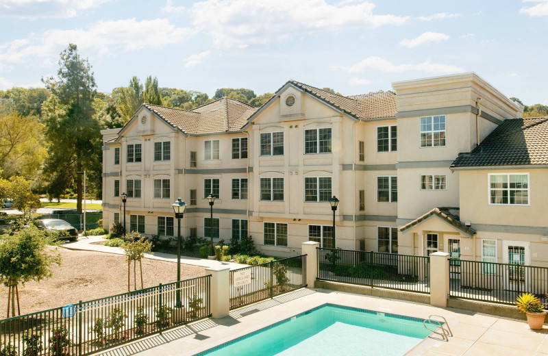 Exterior view of Residence Inn Pleasanton.