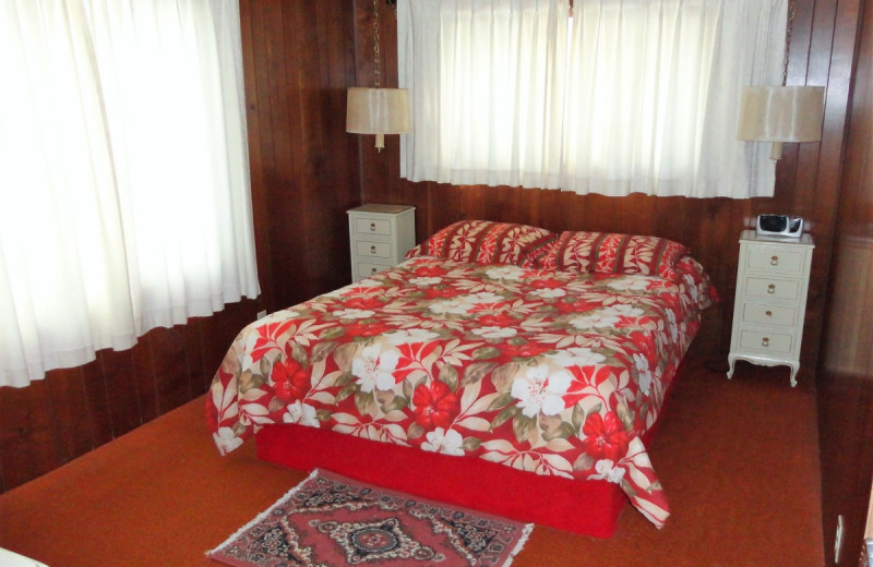 Cabin bedroom at Gypsy Villa Resort.