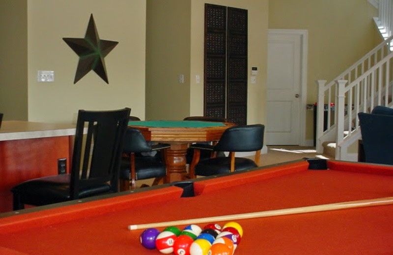 Vacation rental billiards table at Your Lake Vacation/Al Elam Property Management.