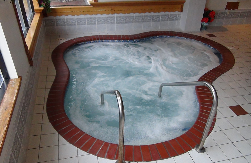 Indoor hot tub at Cliffside Resort.