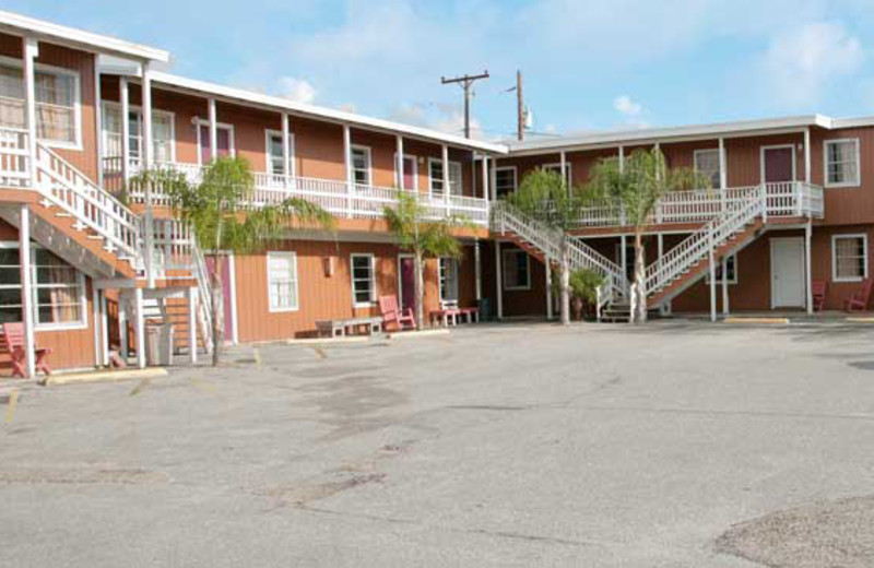 Exterior View of Magic Suntan Motel