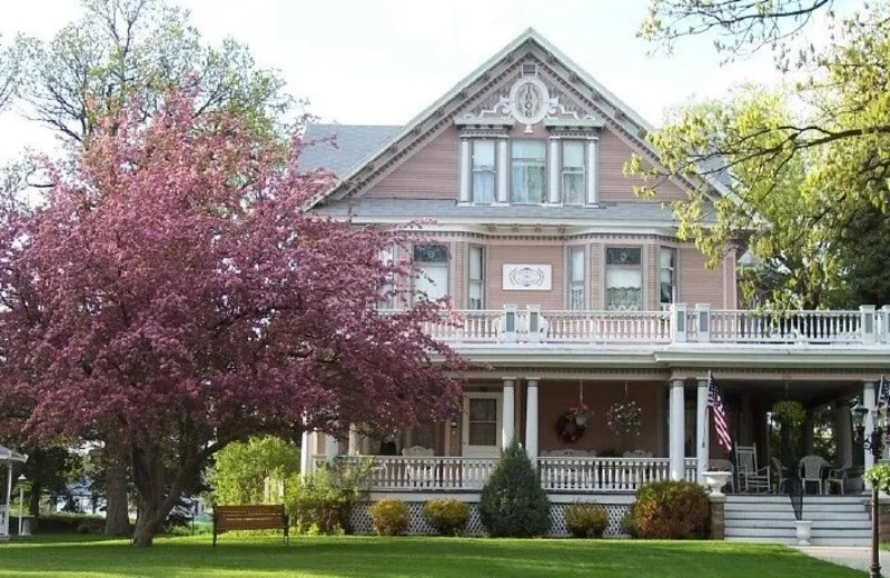 Exterior view of Dakotah Rose Bed and Breakfast.