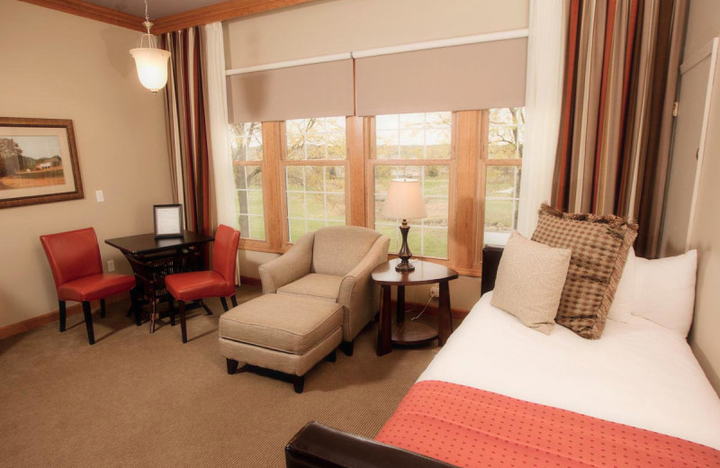 The newest in Wisconsin hotels – The Inns newly refreshed King bedrooms offer standard elegance and spaciousness, along with a newly enhanced design and layout. King Rooms feature one king bed as well as an additional Day bed.