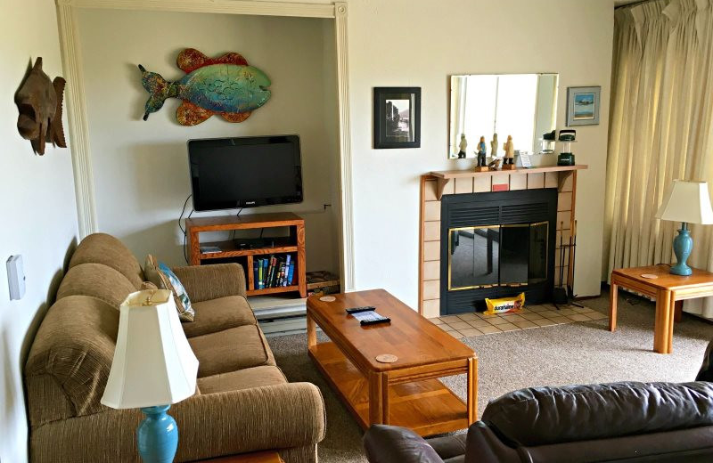 Guest living room at Hi-Tide Ocean Beach Resort.