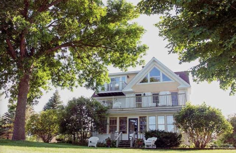 Exterior view of Seasons On Spirit Lake.