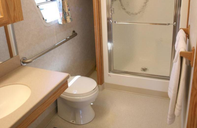 The 70' Titanium houseboat bathroom at Pleasure Cove.