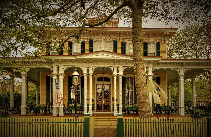 Exterior view of Mainstay Inn.