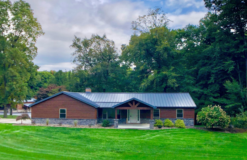 Cabin exterior at Sojourner's Lodge & Log Cabin Suites.