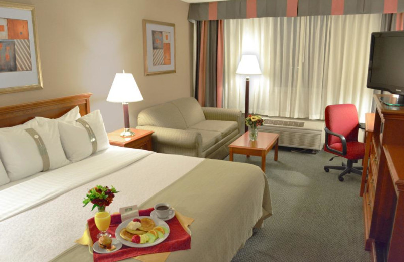 Guest room at Holiday Inn Rutland/Killington.