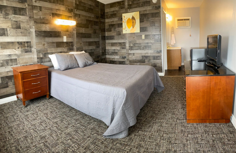 Guest room at Pelican Motel.