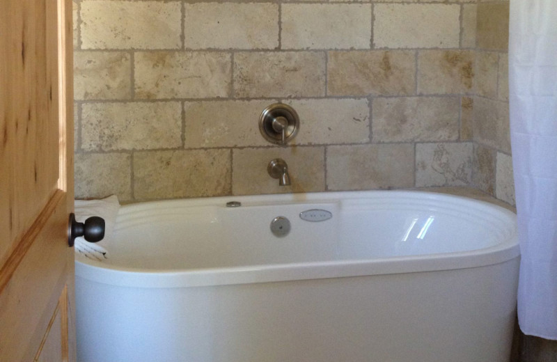 Guest bathroom at Stone Canyon Inn.