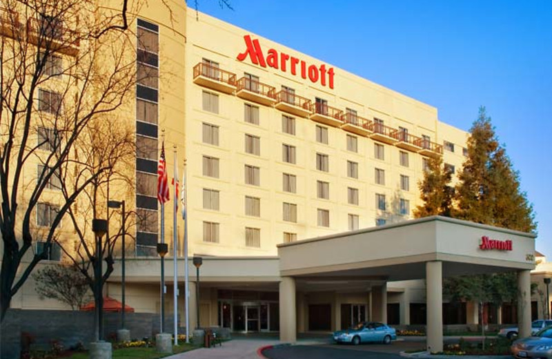 Exterior view of Visalia Marriott.