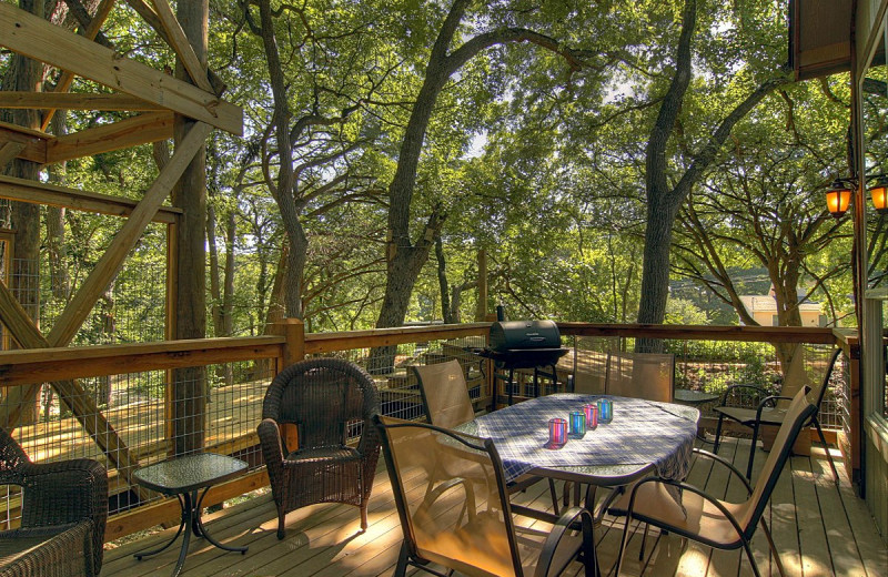 Treehouse patio at River Road Treehouses.