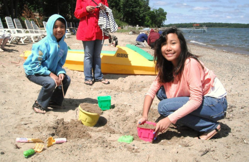 Building sun castles at Anderson's Northland Lodge.