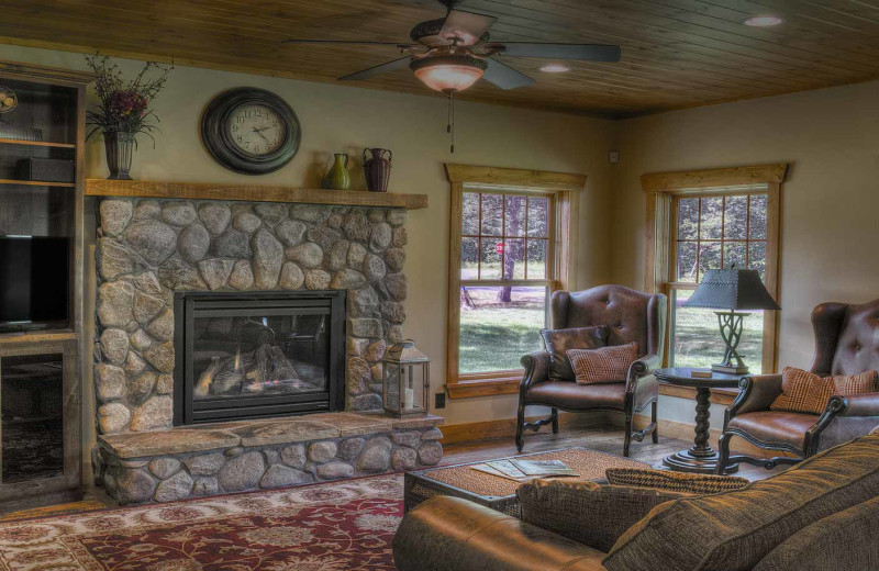 Cottage living room at Boyd Lodge.