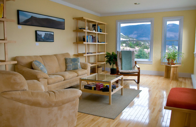 Living room at Neddies Harbour Inn.