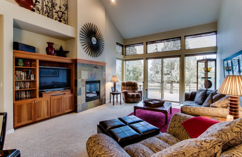 Vacation rental living room at Vacasa Rentals Eagle Crest.