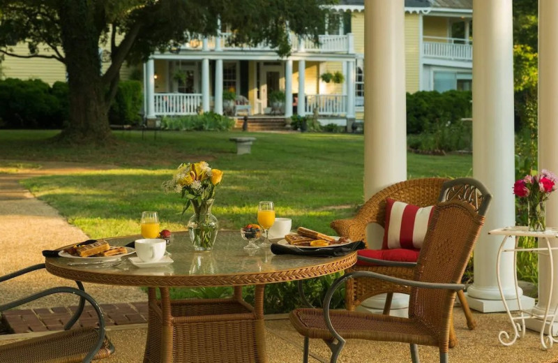 Breakfast at Prospect Hill Plantation.