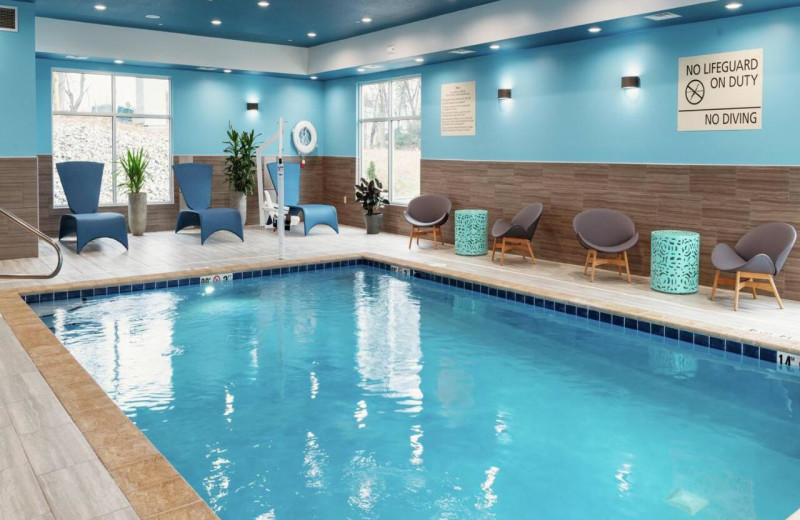 Indoor pool at Hampton Inn Lead.