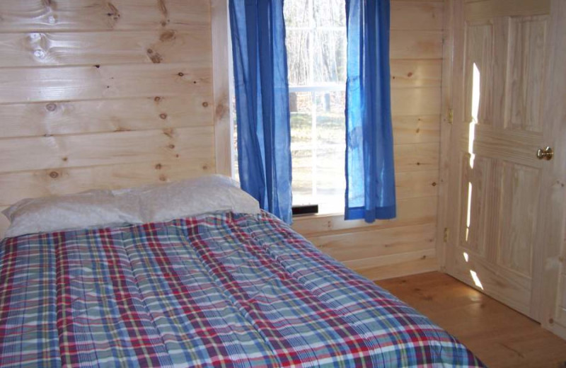 Cabin Bedroom at Sunrise Ridge Guide Service