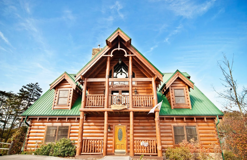 Exterior view of Eagles Ridge Resort.