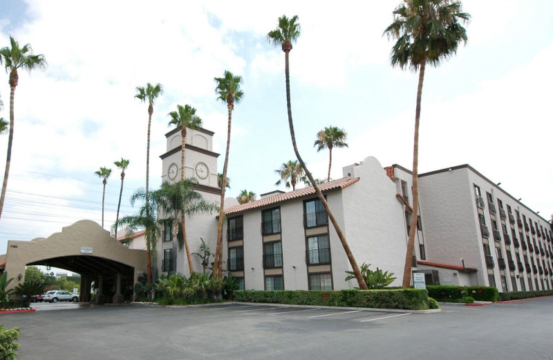 Exterior view of Buena Park Grand Hotel 