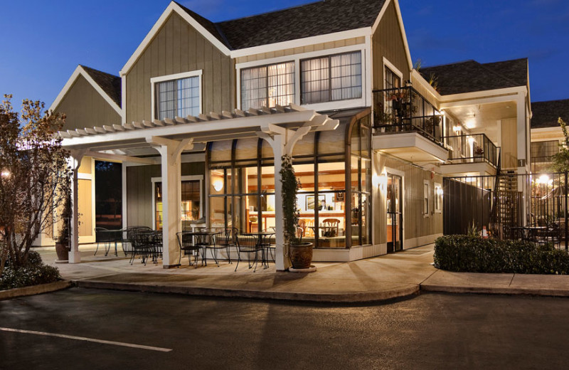Exterior View of Quality Inn Petaluma
