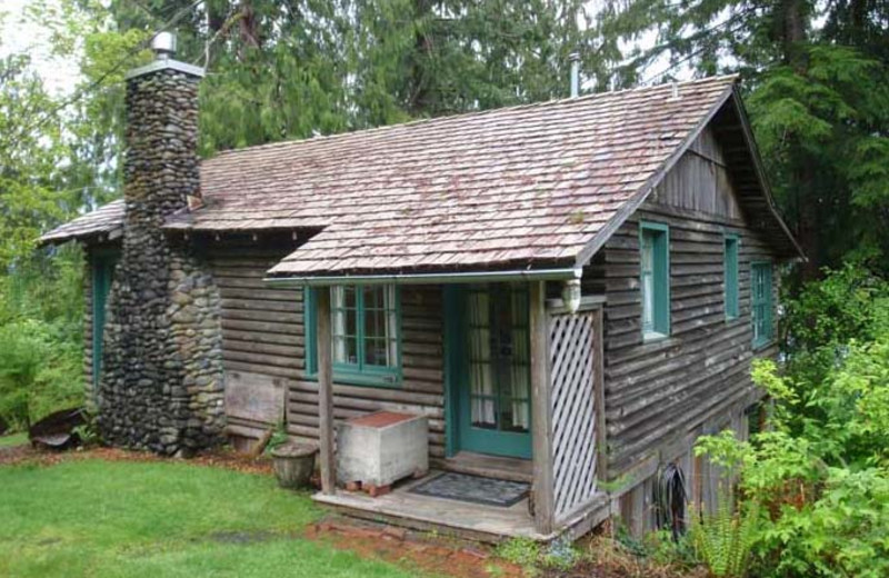 Cabin exterior at Lochaerie Resort.