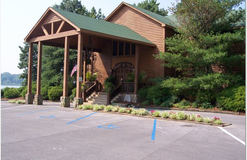 Exterior view of Doublehead Resort.