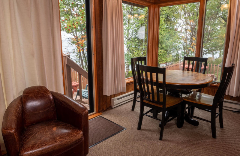 Villa dining area at Lutsen Sea Villas.