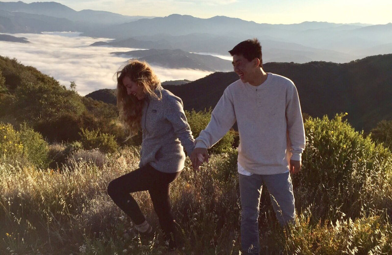 Couple hiking near Best Western Plus Pepper Tree.