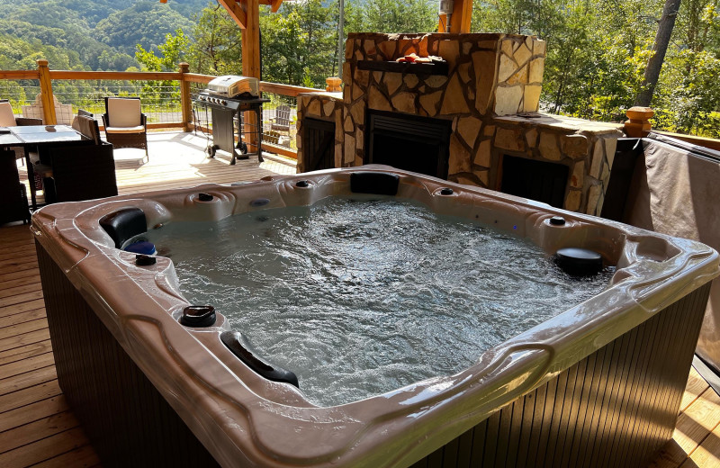 Rental hot tub at Aunt Bug's Cabin Rentals, LLC.