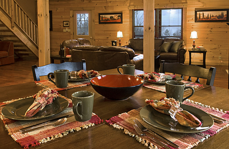 Cabin dining room table at Rock Creek Cabins.