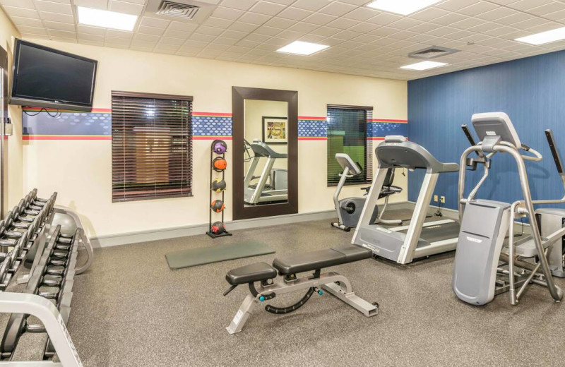 Fitness center at Hampton Inn & Suites Jacksonville South - Bartram Park.