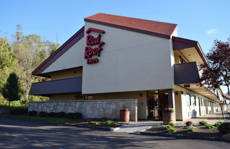 Exterior view of Red Roof Inn St Clairsville.