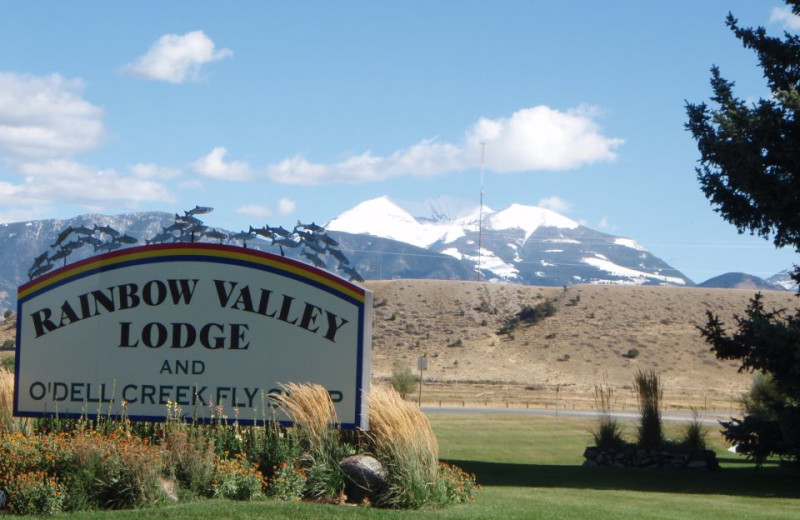 Entrance Sign at Rainbow Valley Lodge