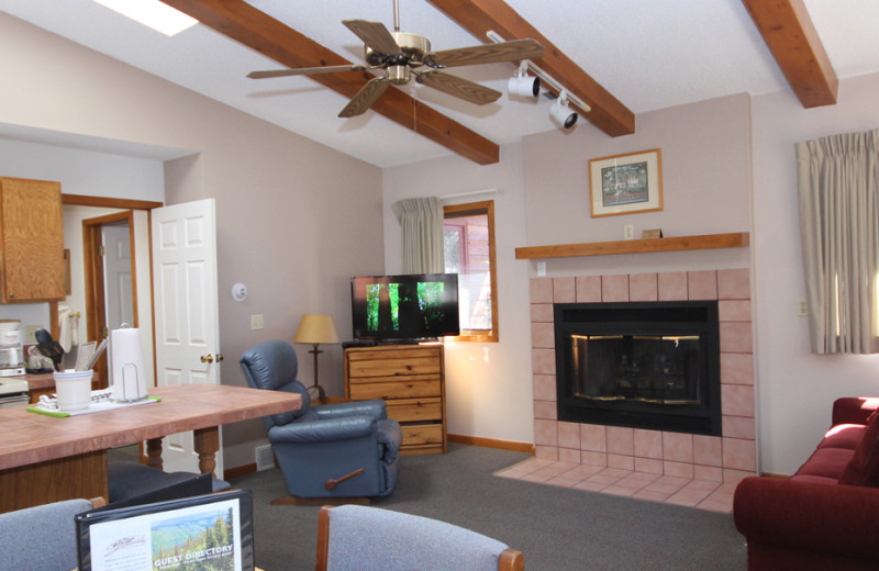 Guest living room at Streamside on Fall River.