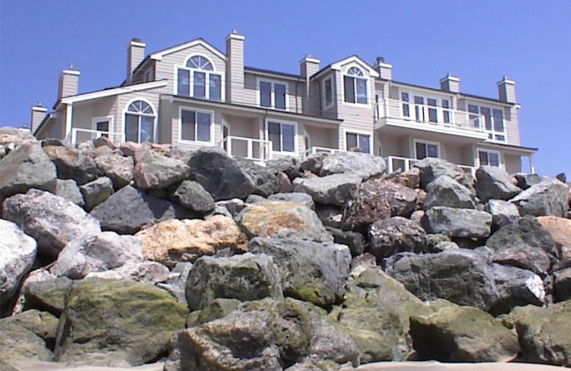 Exterior view of Landis Shores Oceanfront Inn.