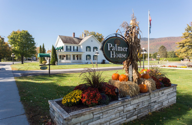 Exterior view of Palmer House Resort.