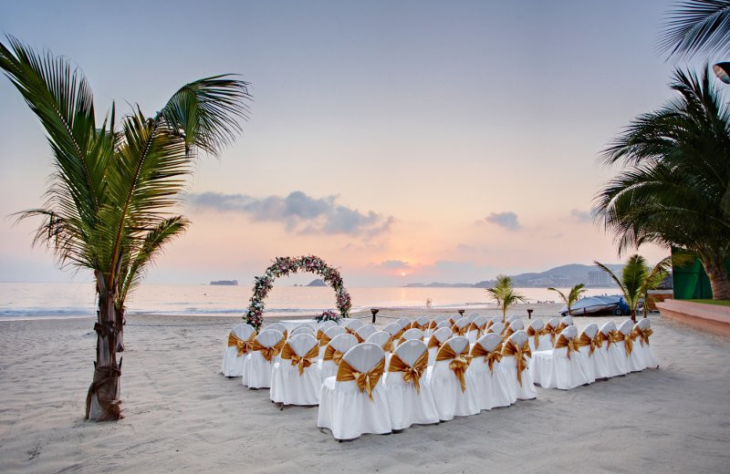 Wedding Ceremony at  Barcelo Ixtapa Beach 