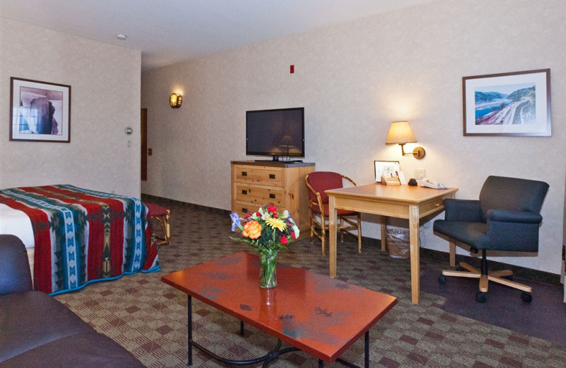 Guest room at The Heathman Lodge.