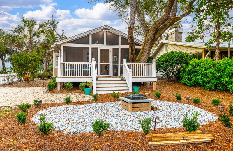 Exterior view of Real Escapes Properties - Landfall Cottage.