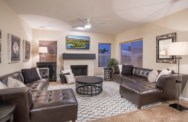 Rental living room at Padzu Vacation Homes - Scottdale.