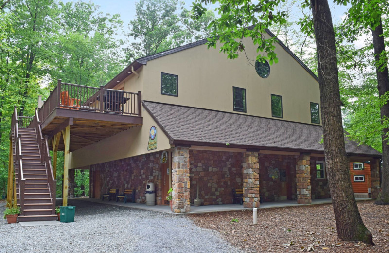 Lodge exterior at Yogi Bear's Jellystone Park Quarryville.