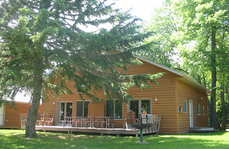 Cabin exterior at Lakecrest Resort.