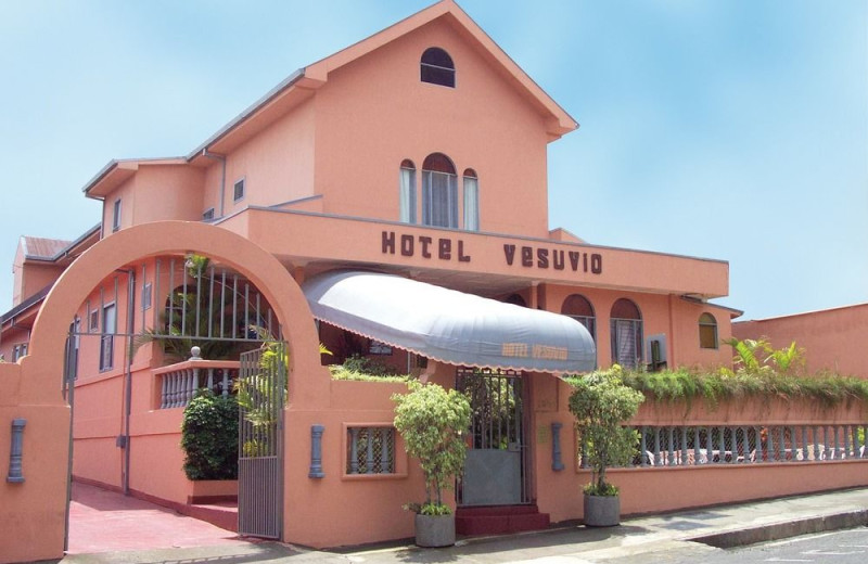 Exterior view of Hotel Vesuvio.