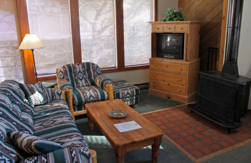 Guest living room at Rock Creek Resort.