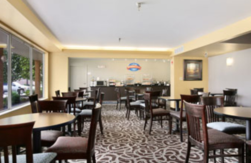 Breakfast Area at Baymont Inn & Suites Copley