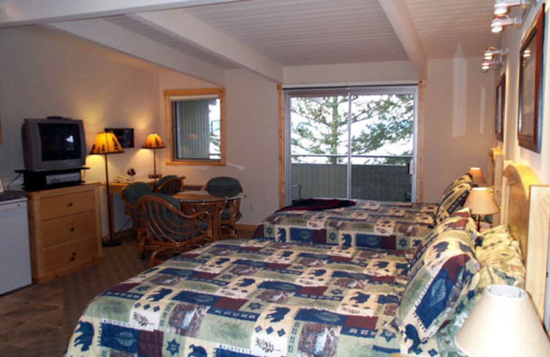 Guest room at Many Springs Flathead Lake Resort.